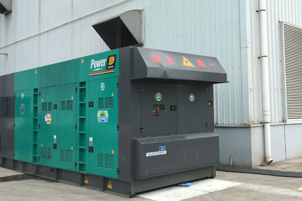 杜集燃油滤清器的更换流程是怎样的？