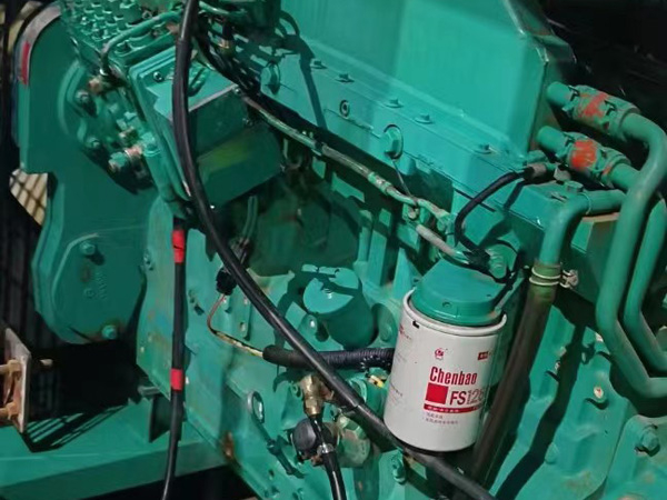 杜集如何确定新的发电机组控制系统是否与原系统兼容？