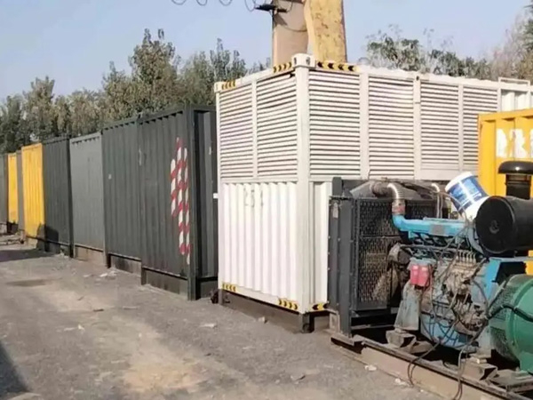 杜集200KW柴油发电机机组每小时油耗是多少？