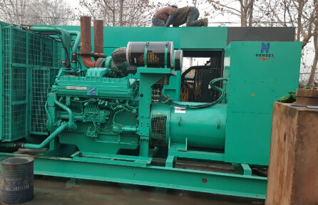 杜集发电机组如何判断水冷式机油散热器内部是否需要清洗？